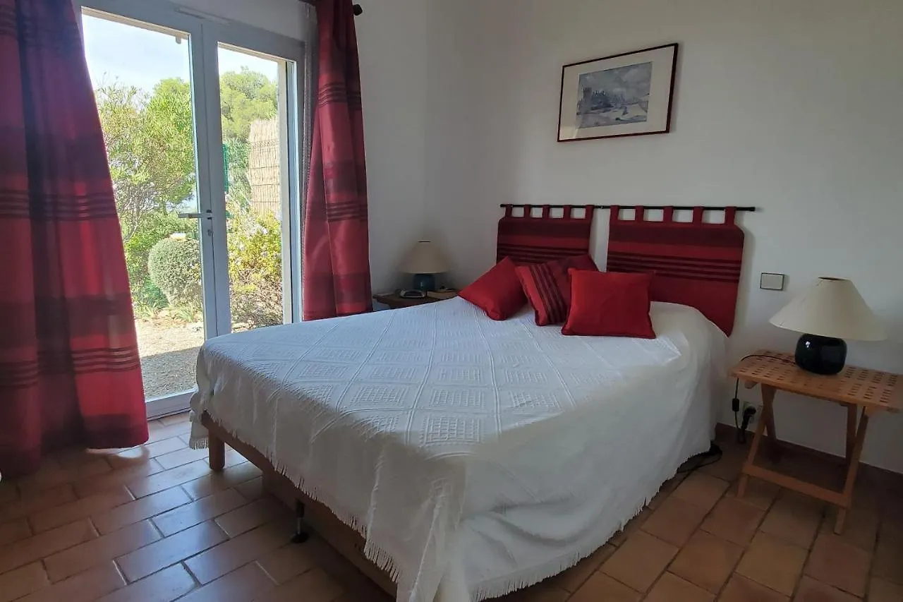 Semesterbostad Spacious House With Pool Close To The Sea Saint-Raphaël